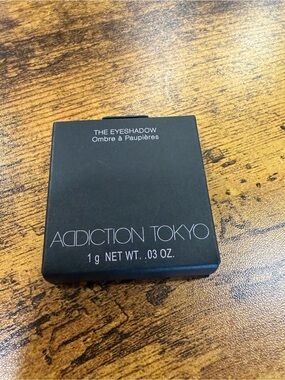 Addiction Tokyo The Eyeshadow - Black Compact